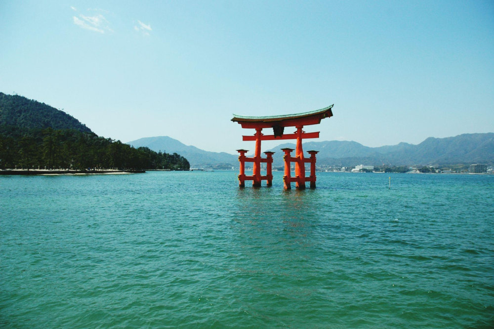 This experience provides mystical, scenic, and perfect nature-spiritual blend feelings.